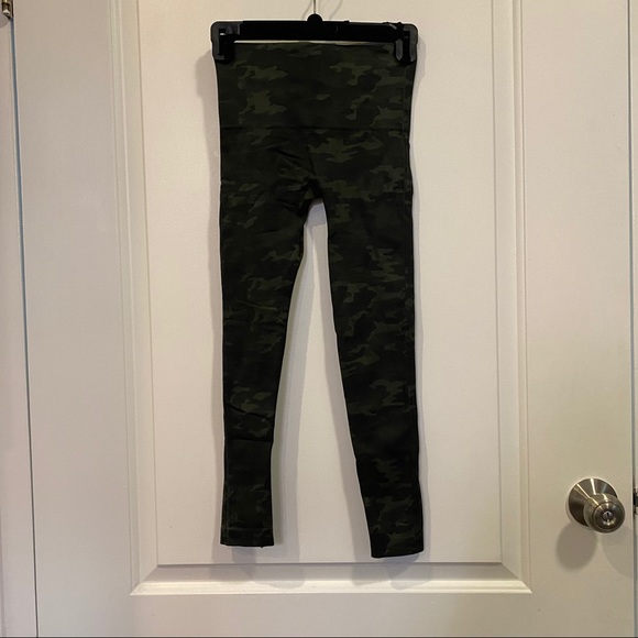 Spanx Seamless Camo Leggings - Picture 5 of 5